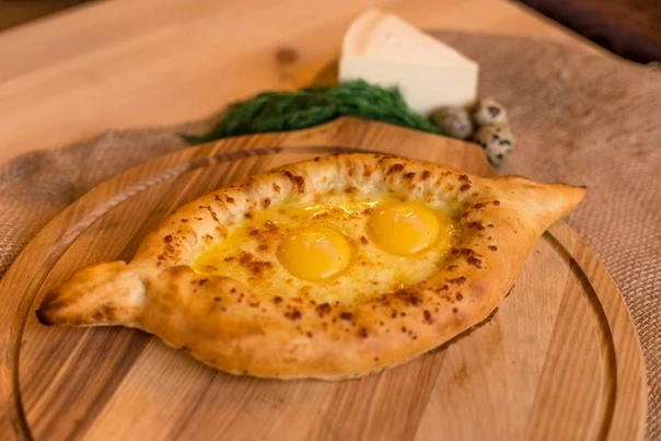 "Хачапури по-Аджарски"