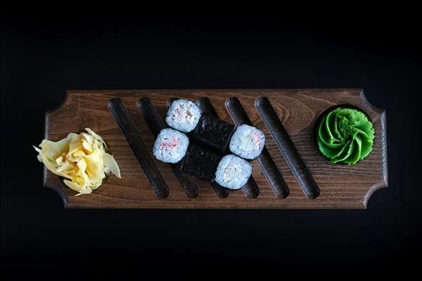 Роллы с крабом.