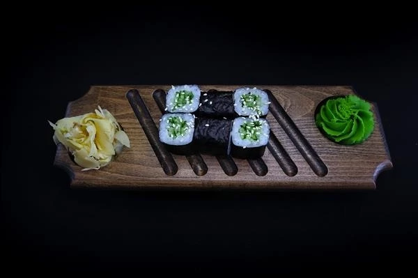 Ролл с огурцом