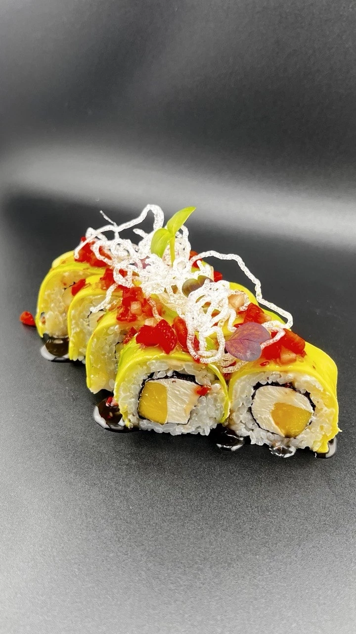 Ролл сочный авокадо