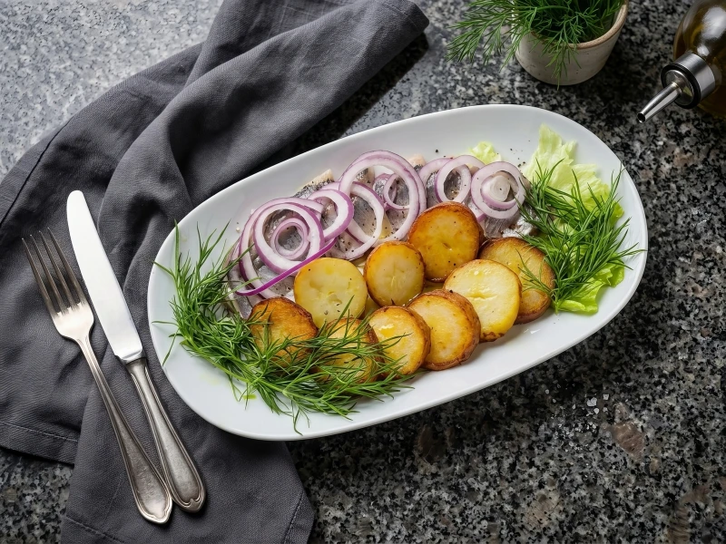 Селедочка с картофелем беби