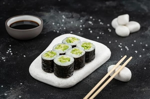 Маки с авокадо 