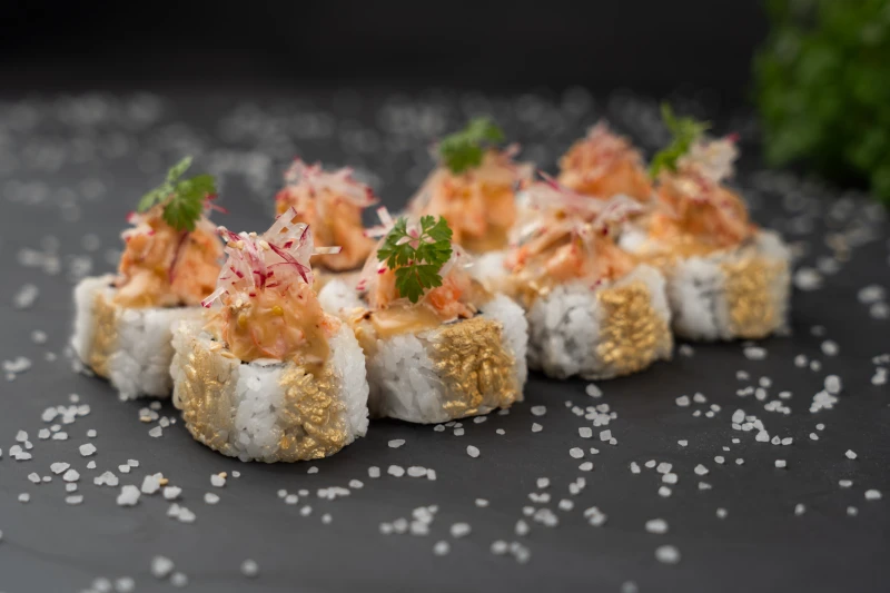 Лосось тунец креветка в медово-горчичном соусе