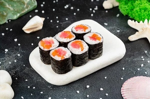 Маки с тунцом и лососем