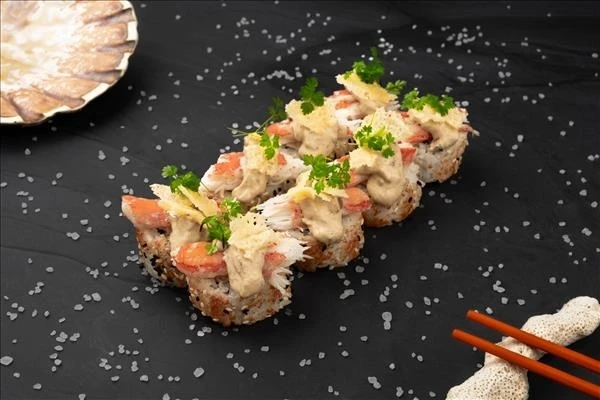 Краб с соусом из белых грибов 