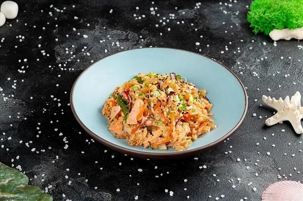 Рис жаренный с лососем*