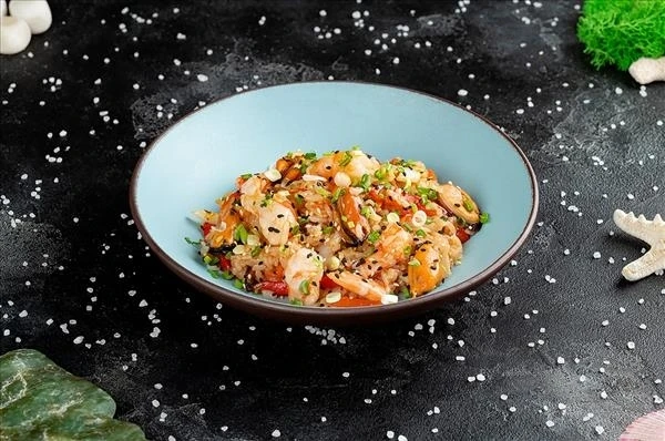 Рис жаренный с морепродуктами*