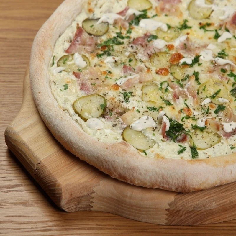 Бьянка с беконом и огурчиками 20 см