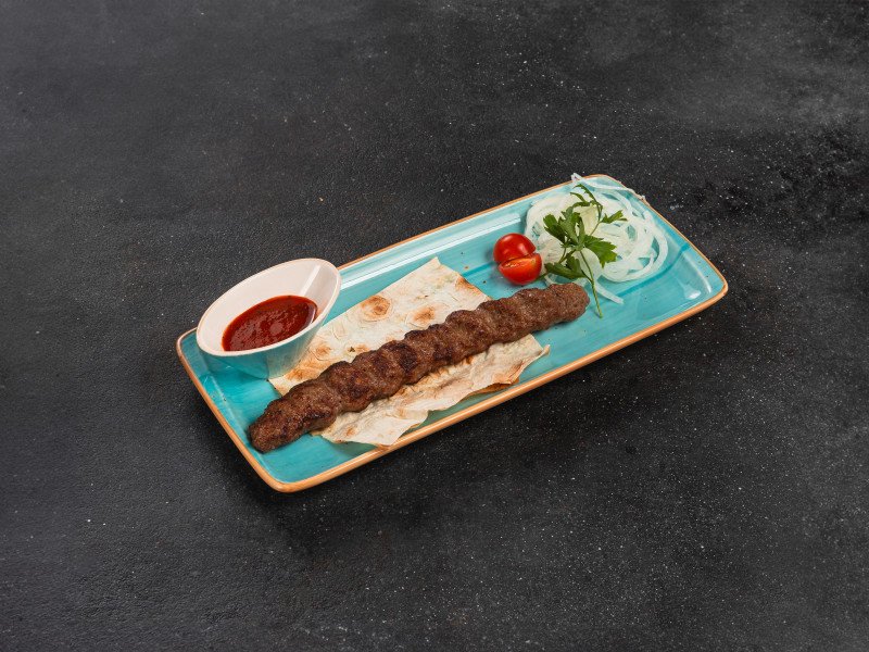 ЛЮЛЯ КЕБАБ ИЗ ТЕЛЯТИНЫ И СВИНИНЫ