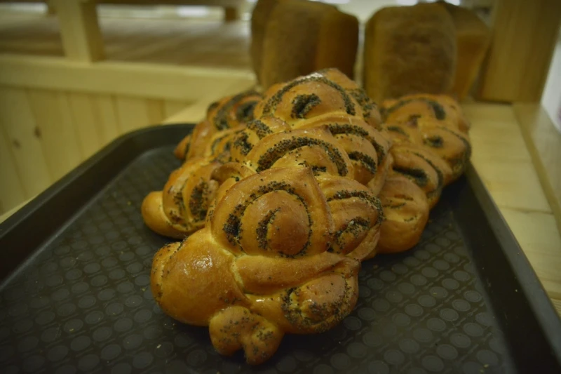 Вензель с маком