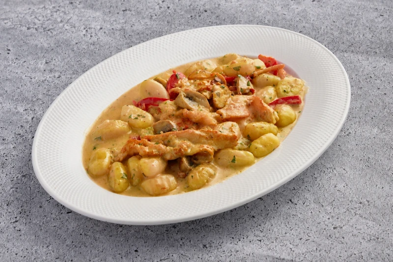 Ньокки с курицей и грибами