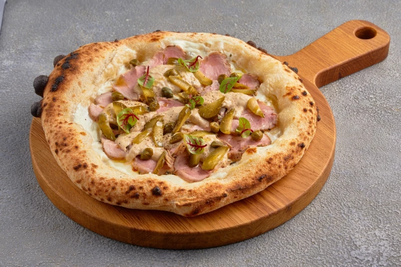 Пицца Вителло тоннато