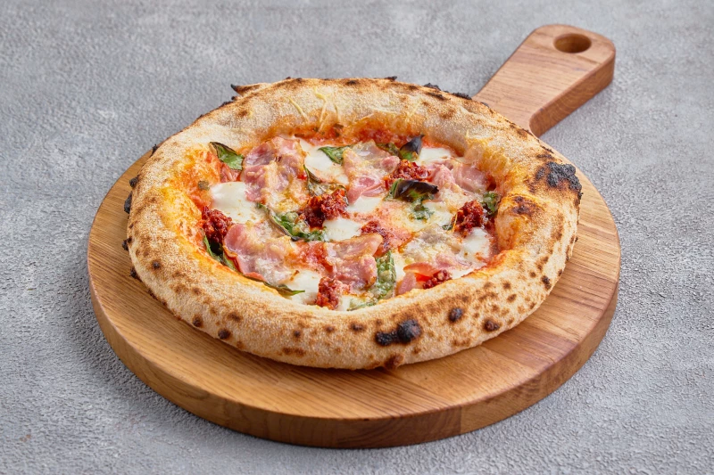 Пицца Калабрезе