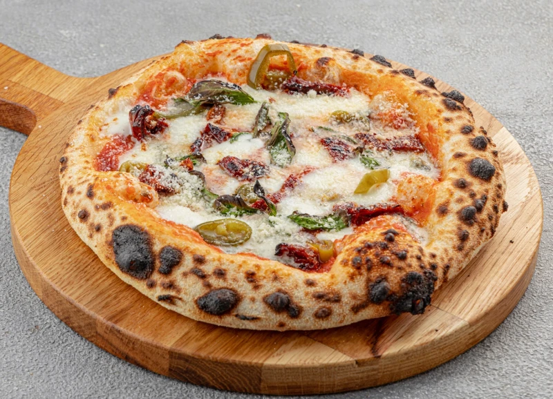 Пицца Халапеньо и Горгонзола