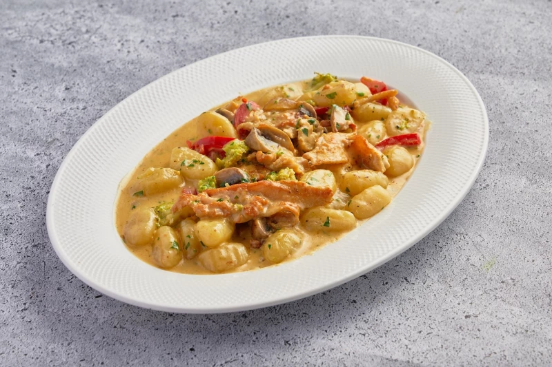 Ньокки с курицей и овощами