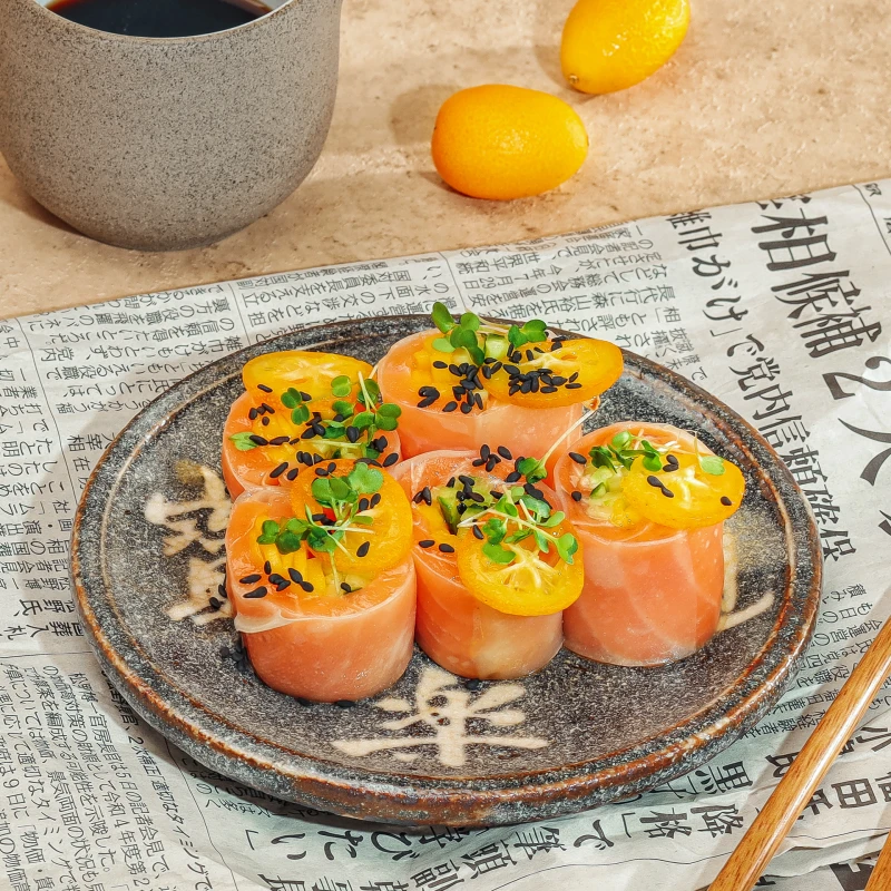 Фреш ролл с лососем и манго