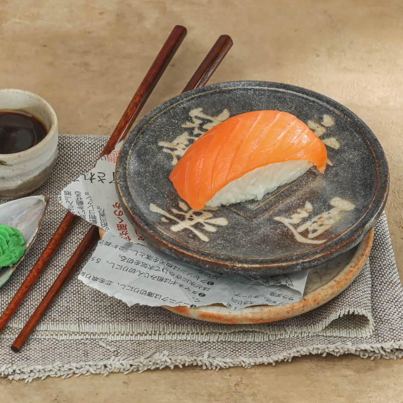 Нигири с лососем