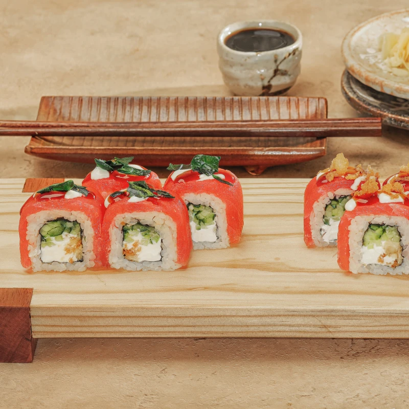 Ролл Криспи тунец