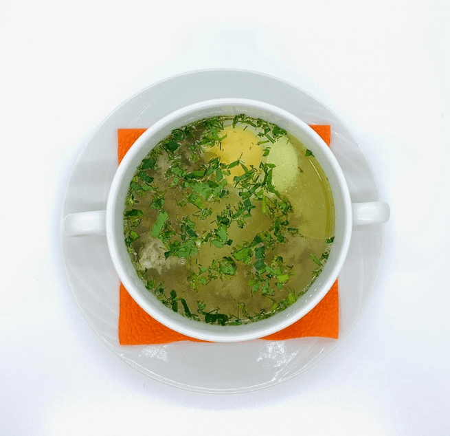 Куриный бульон с яйцом
