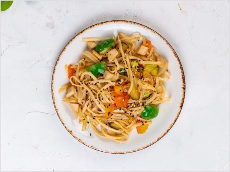 Лапша вок с овощами 