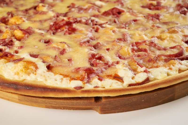 Пицца" Обжорка " ( На дрожжевом тесте)