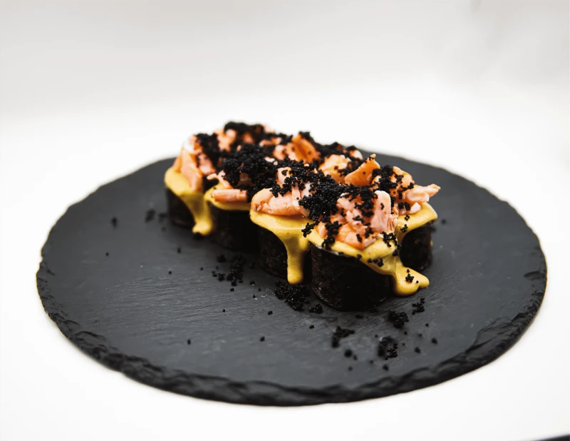 Теплый ролл с креветкой