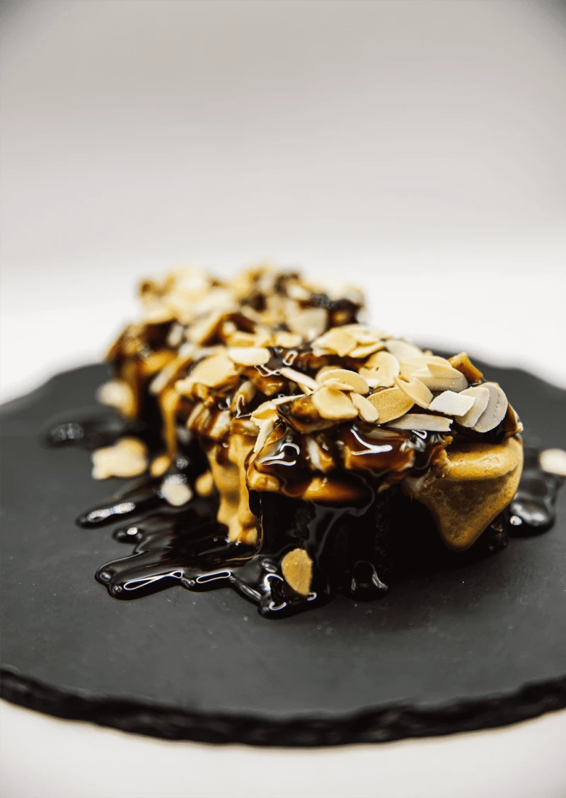 Теплый ролл с угрем