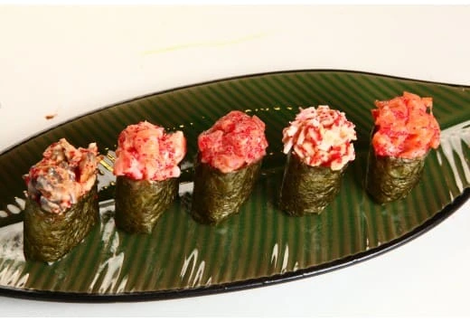 Гункан с крабом