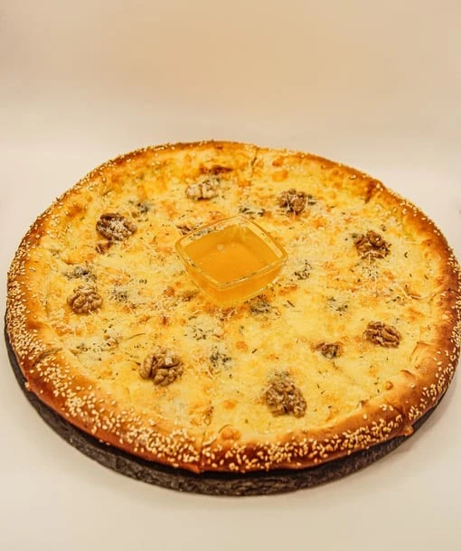 Пицца 6 сыров с сырными бортиками