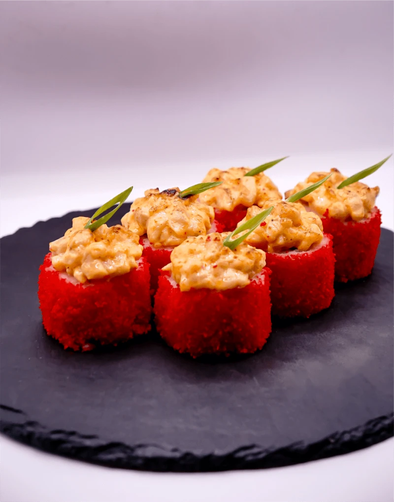 Запеченный ролл с лососем 