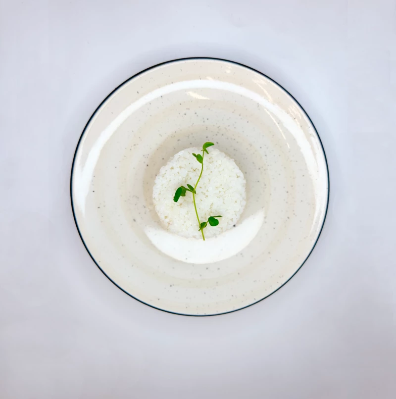 Рис отварной с соусом