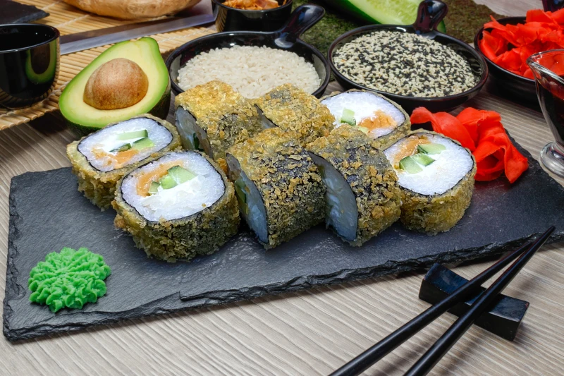 Горячий ролл "Острый лосось"