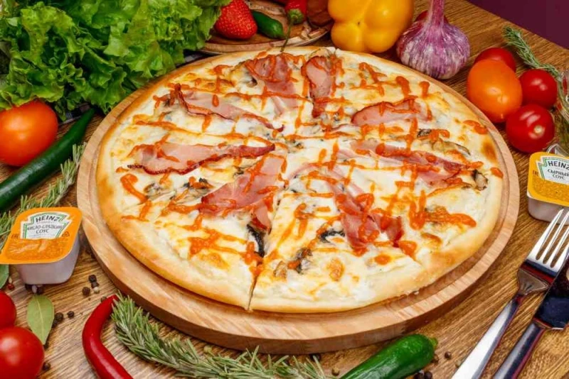 Грибы с беконом 30 см