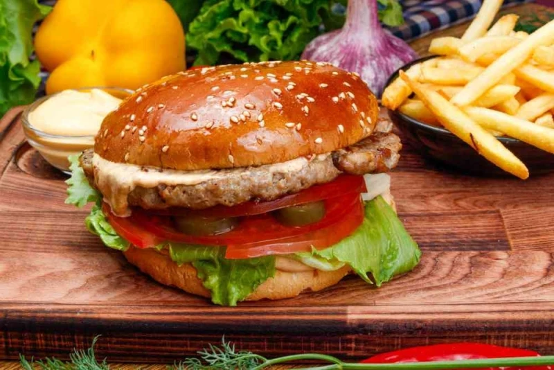 Бургер "Острый с халапеньо"