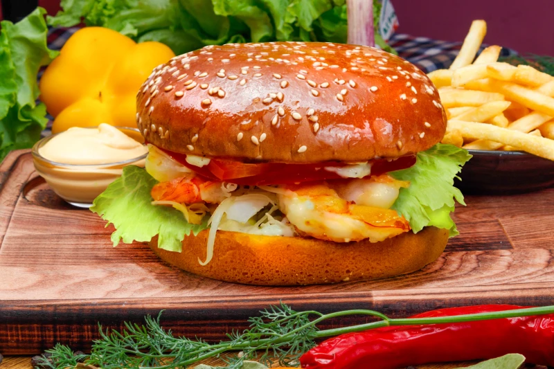 Бургер с креветками