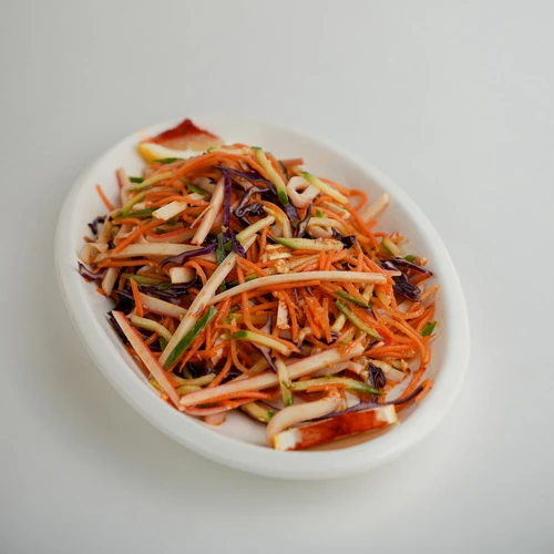 Салат с кальмаром и крабовыми палочками