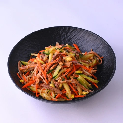 Салат Говяжий язык с соевыми ростками