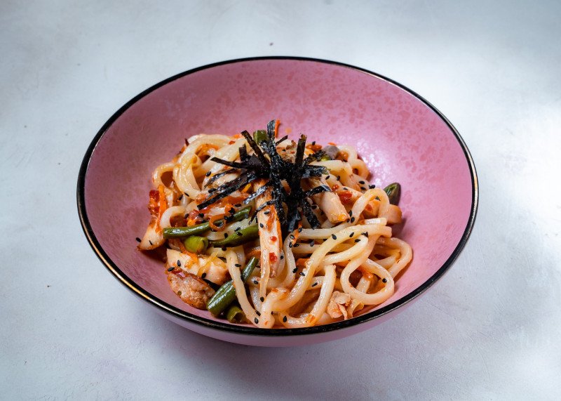 Удон с курицей терияки