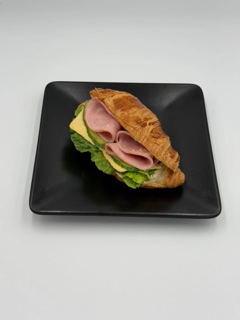 Круассан с ветчиной и сыром 