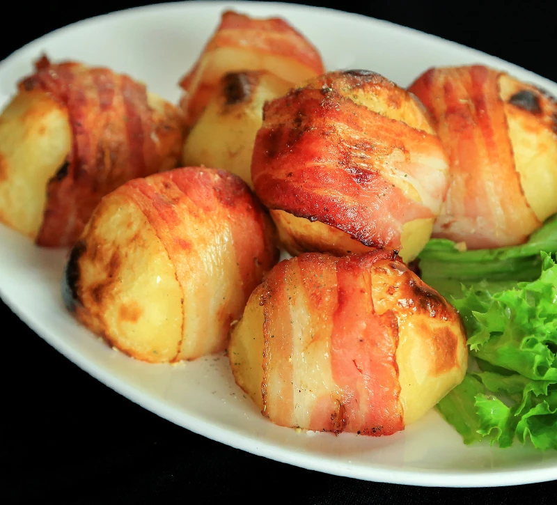 картофель запеченный в беконе 100гр