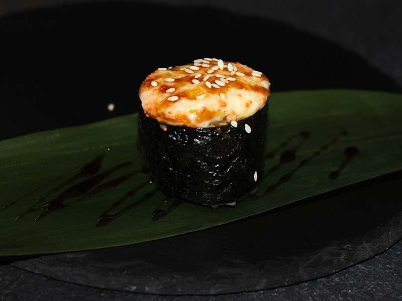 Гункан с креветкой запеченный