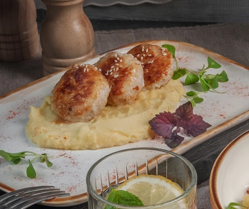Котлетки куриные с картофельным пюре 100/150гр