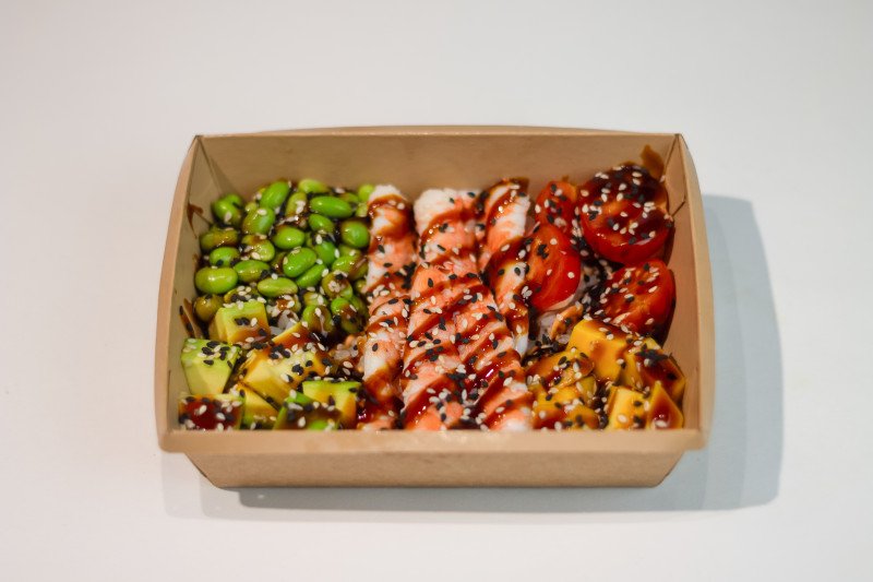 Поке модный с креветкой