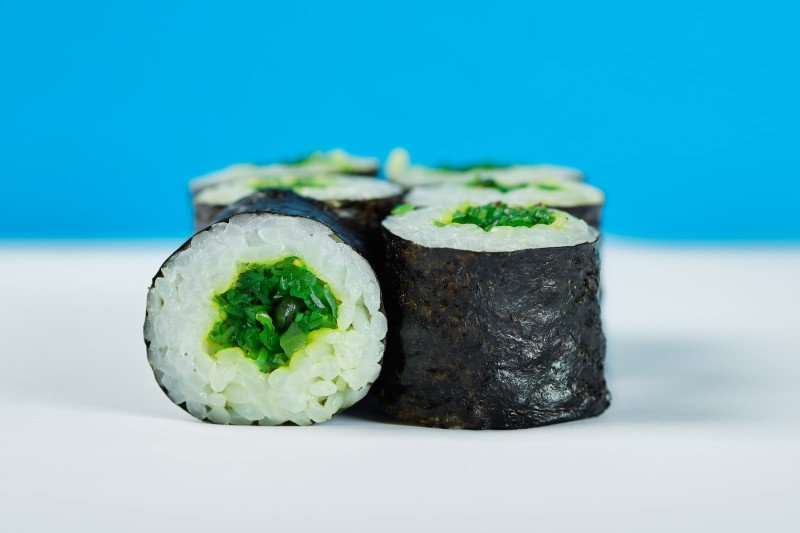 Ролл маки с чукой