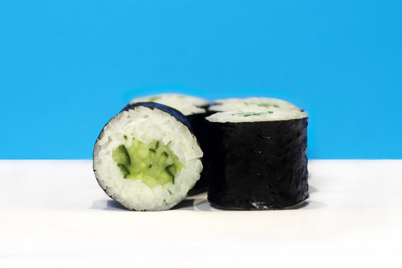 Ролл маки с огурцом