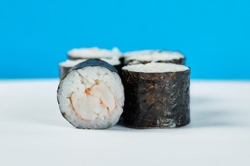 Ролл маки с креветкой