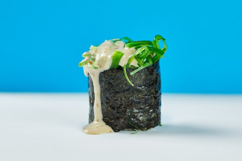 Чука с кунжутным соусом