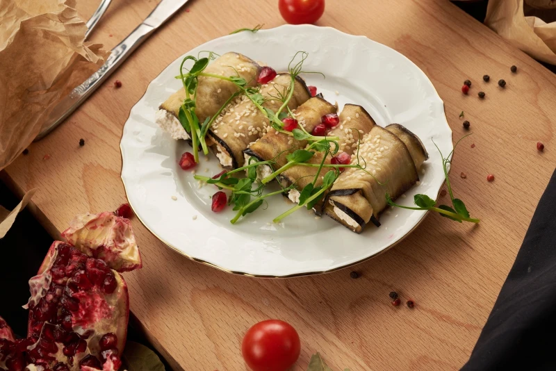 Рулеты из баклажан