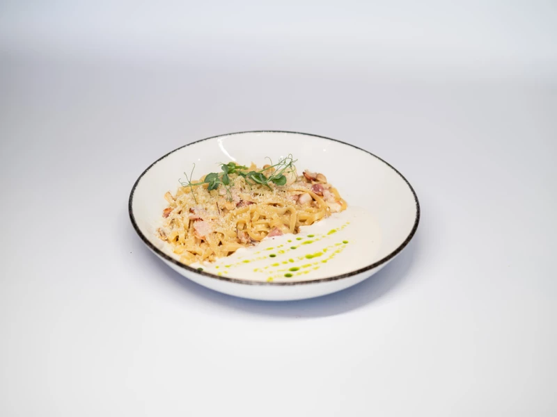 Паста  с беконом, грибами и муссовым сырным соусом