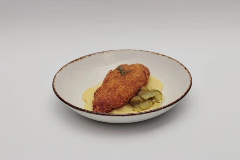 Котлета по-киевски с картофельным пюре